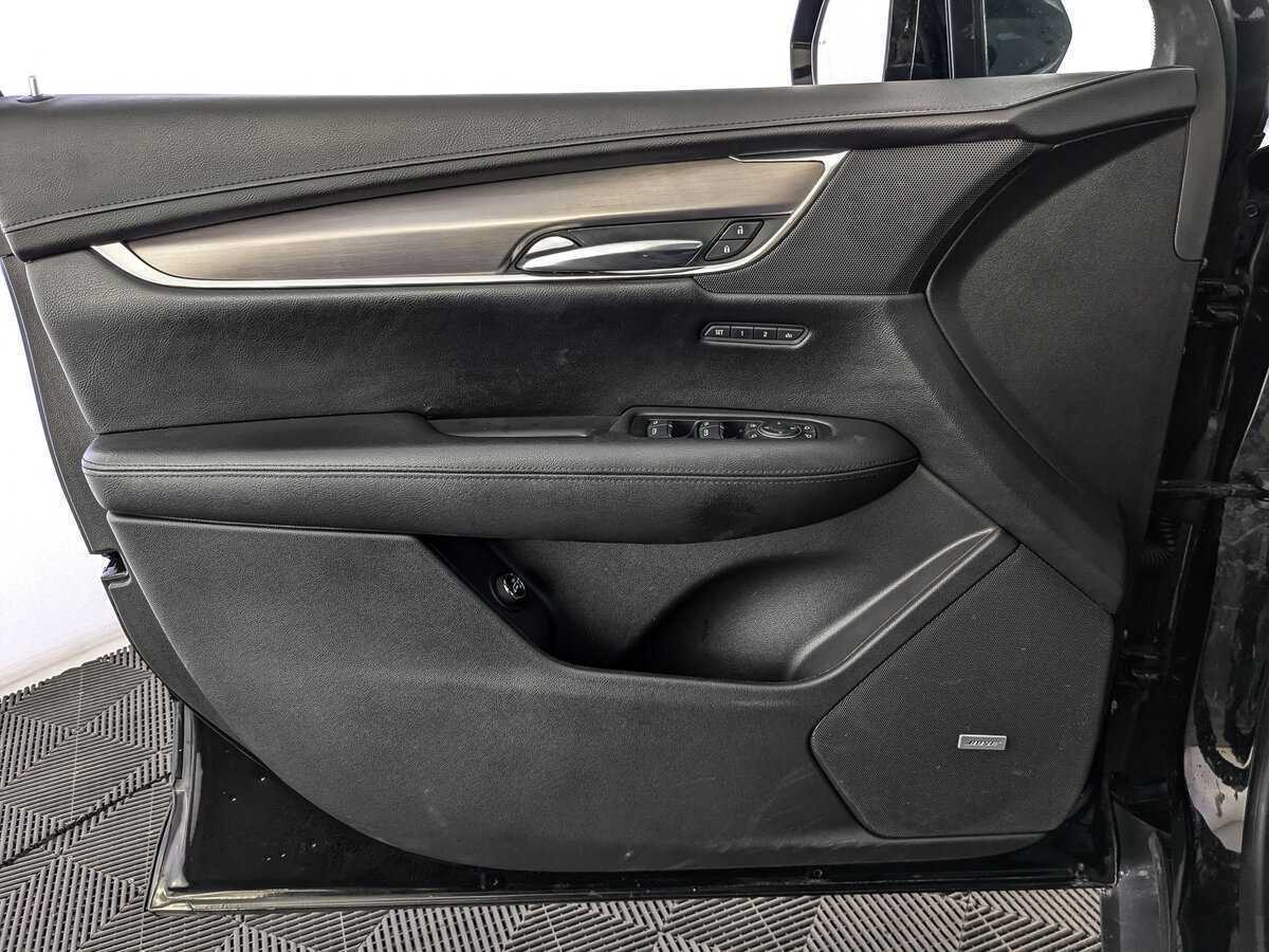 Cadillac XT5 с пробегом — 2016 год. Фото: #17