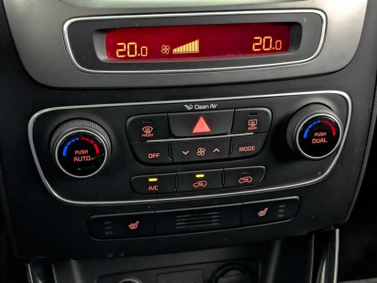 Kia Sorento с пробегом — 2016 год. Фото: #24