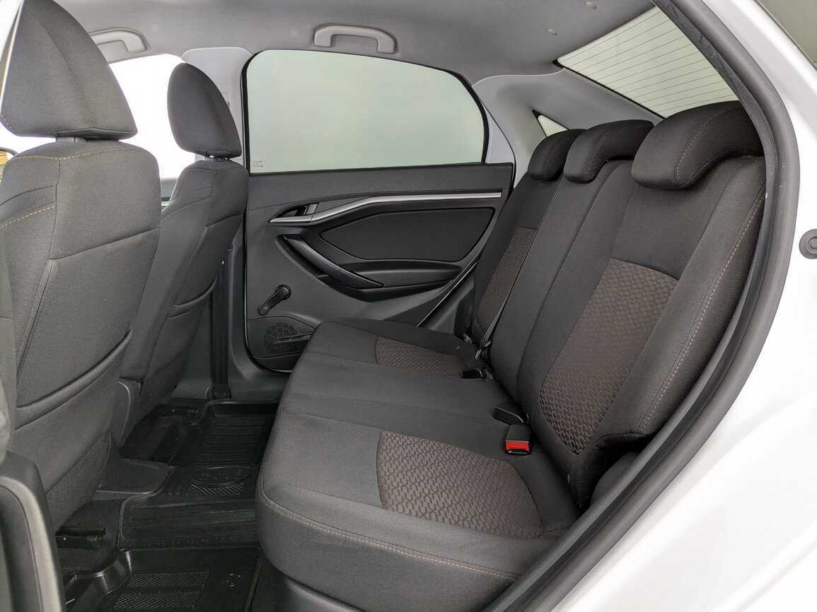 Lada (ВАЗ) Vesta с пробегом — 2016 год. Фото: #8