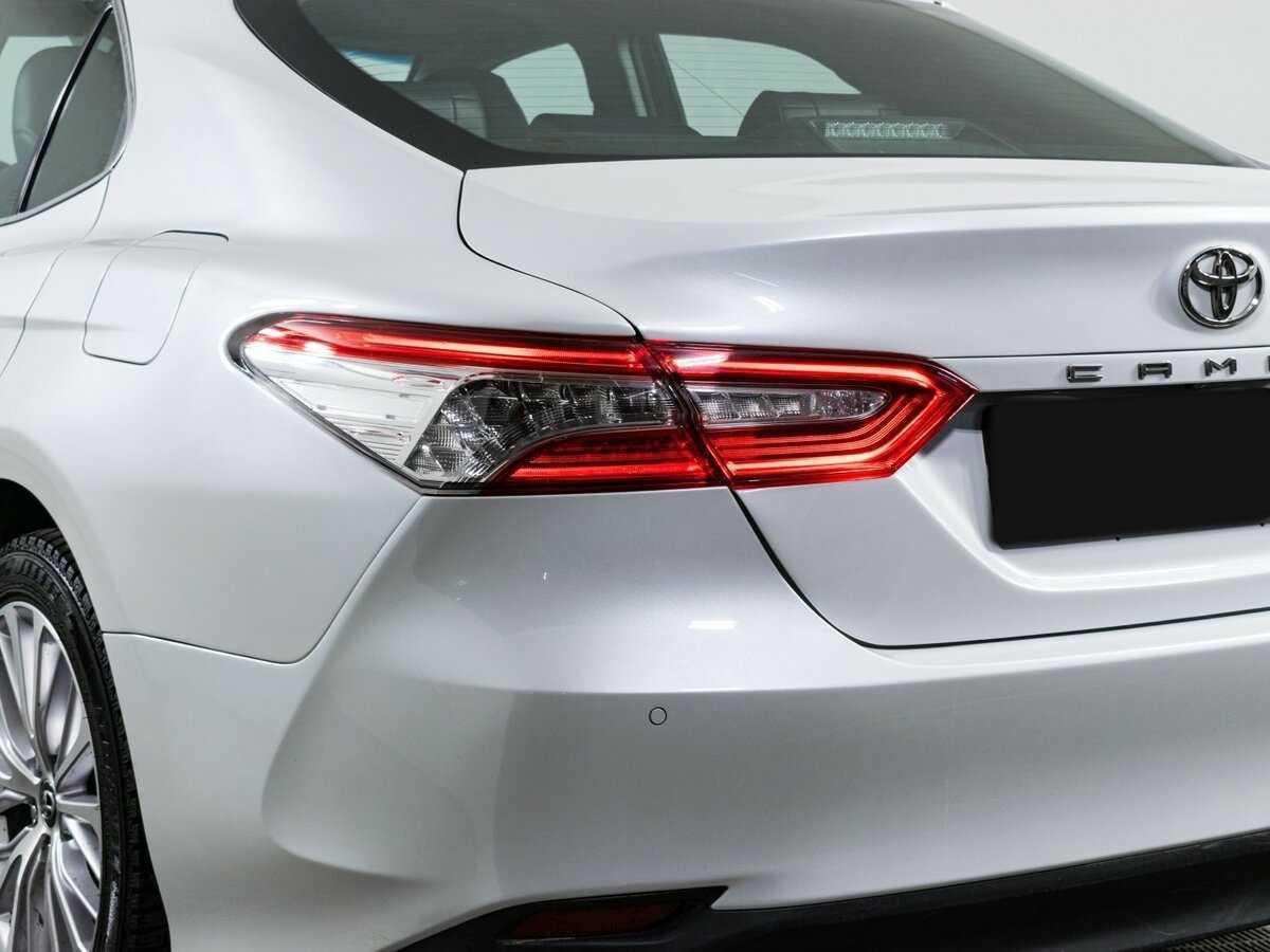 Toyota Camry с пробегом — 2018 год. Фото: #21