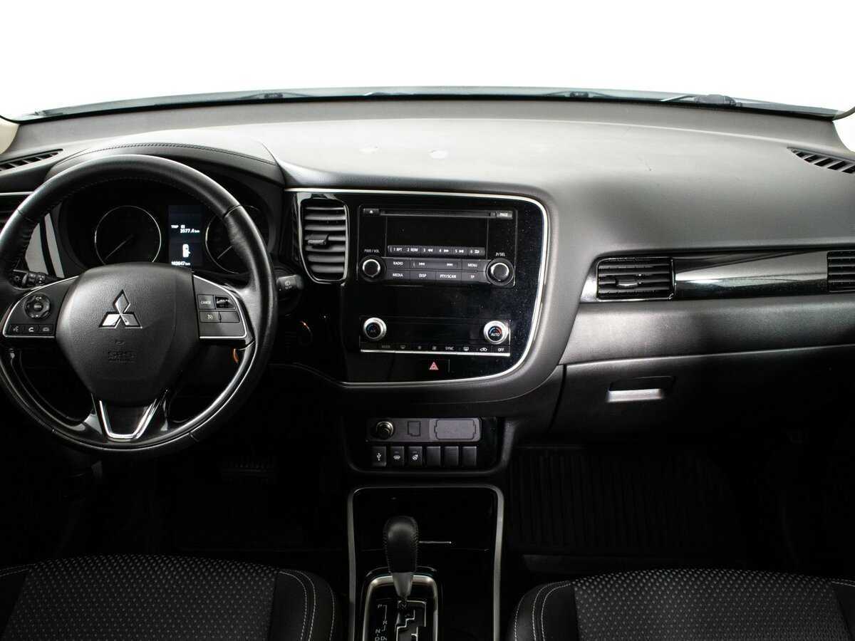 Mitsubishi Outlander с пробегом — 2020 год. Фото: #10