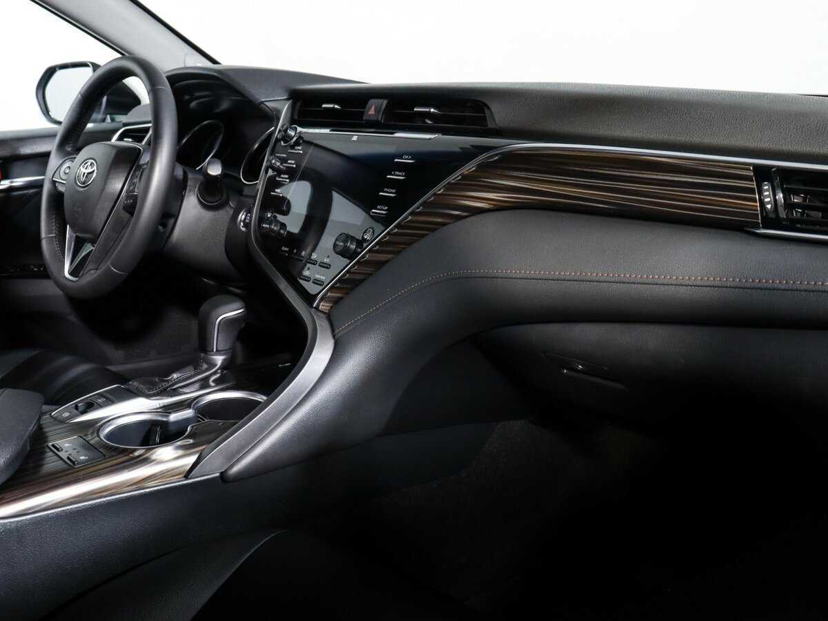 Toyota Camry с пробегом — 2019 год. Фото: #5