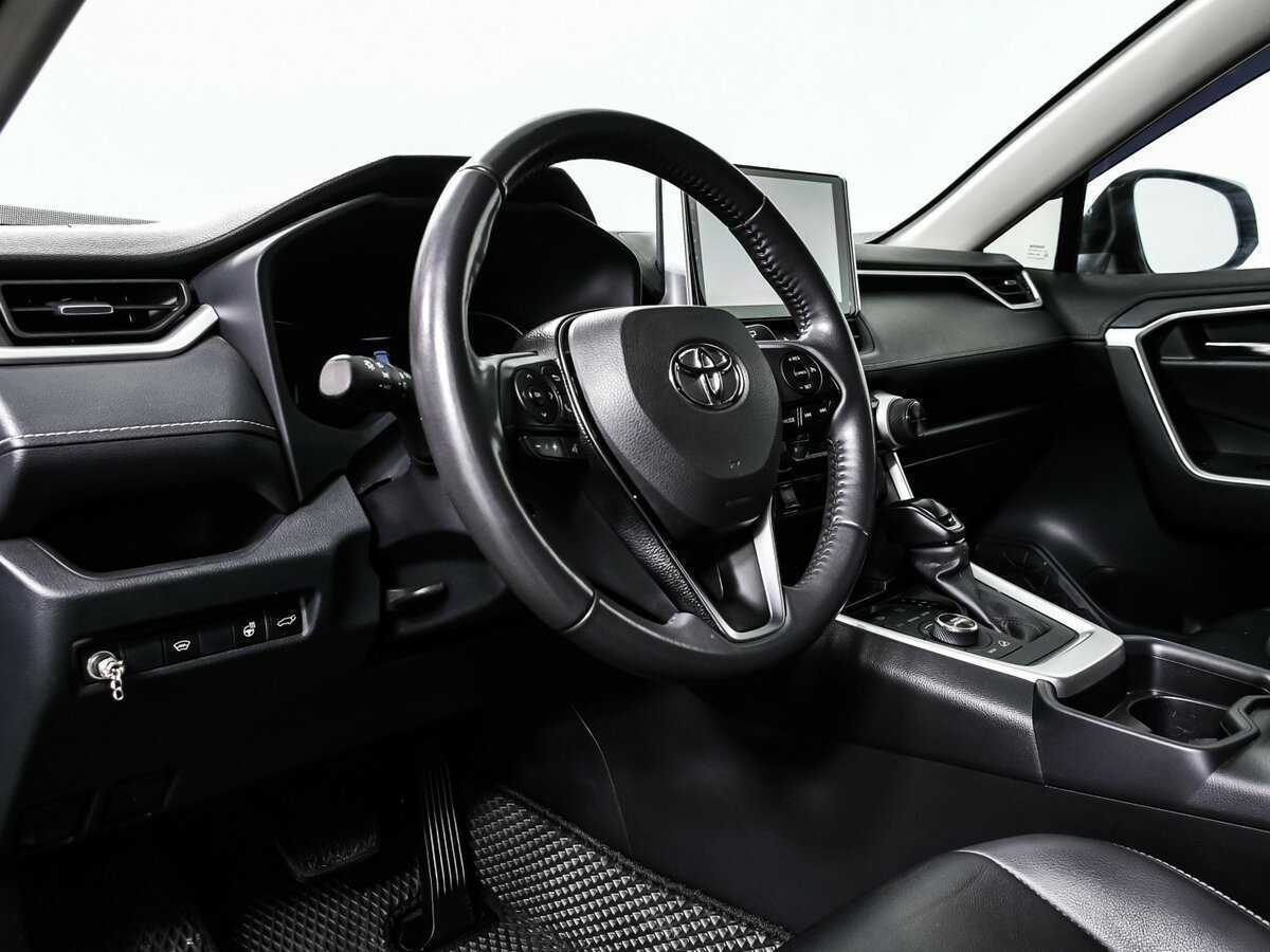 Toyota RAV4 с пробегом — 2021 год. Фото: #12