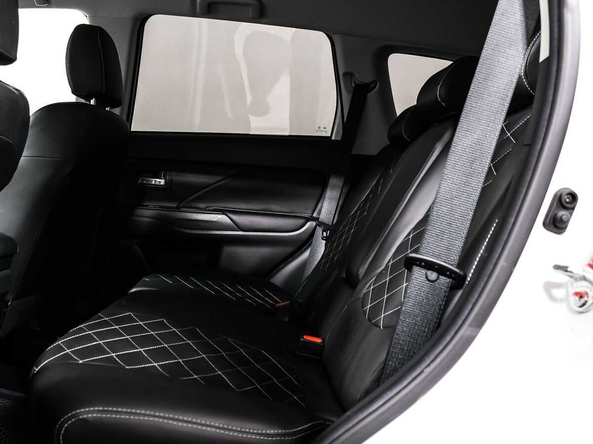 Mitsubishi Outlander с пробегом — 2022 год. Фото: #12