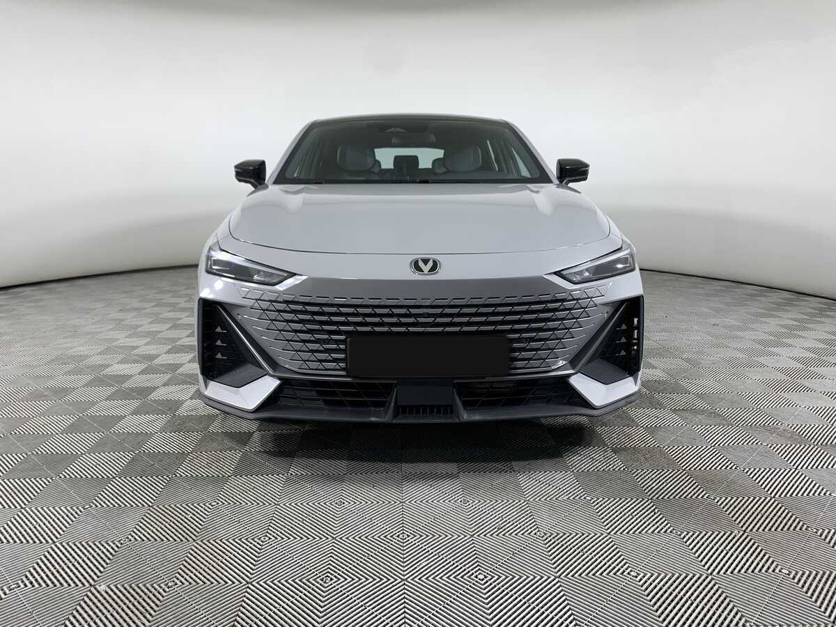 Changan UNI-V с пробегом — 2023 год. Фото: #1