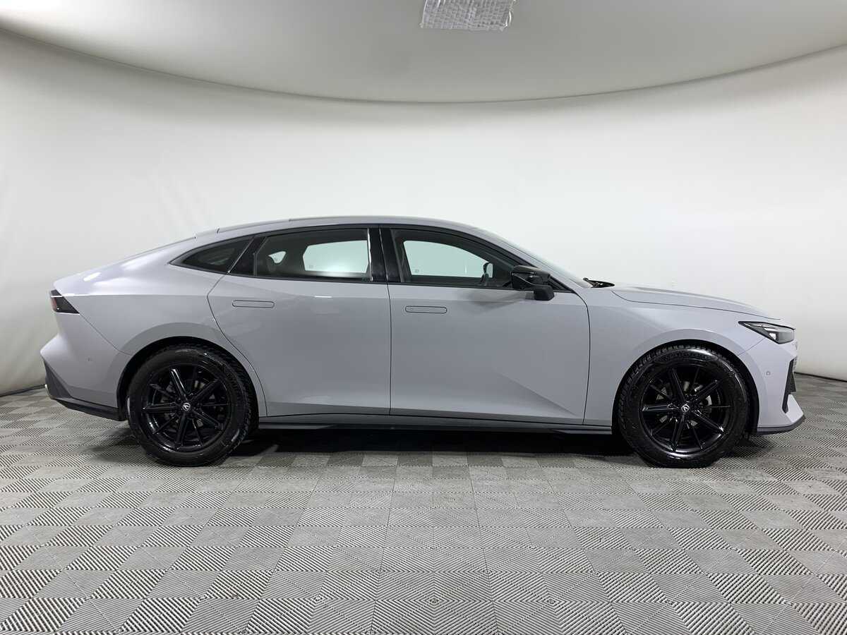 Changan UNI-V с пробегом — 2023 год. Фото: #3