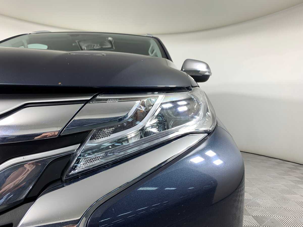 Mitsubishi Pajero Sport с пробегом — 2018 год. Фото: #9