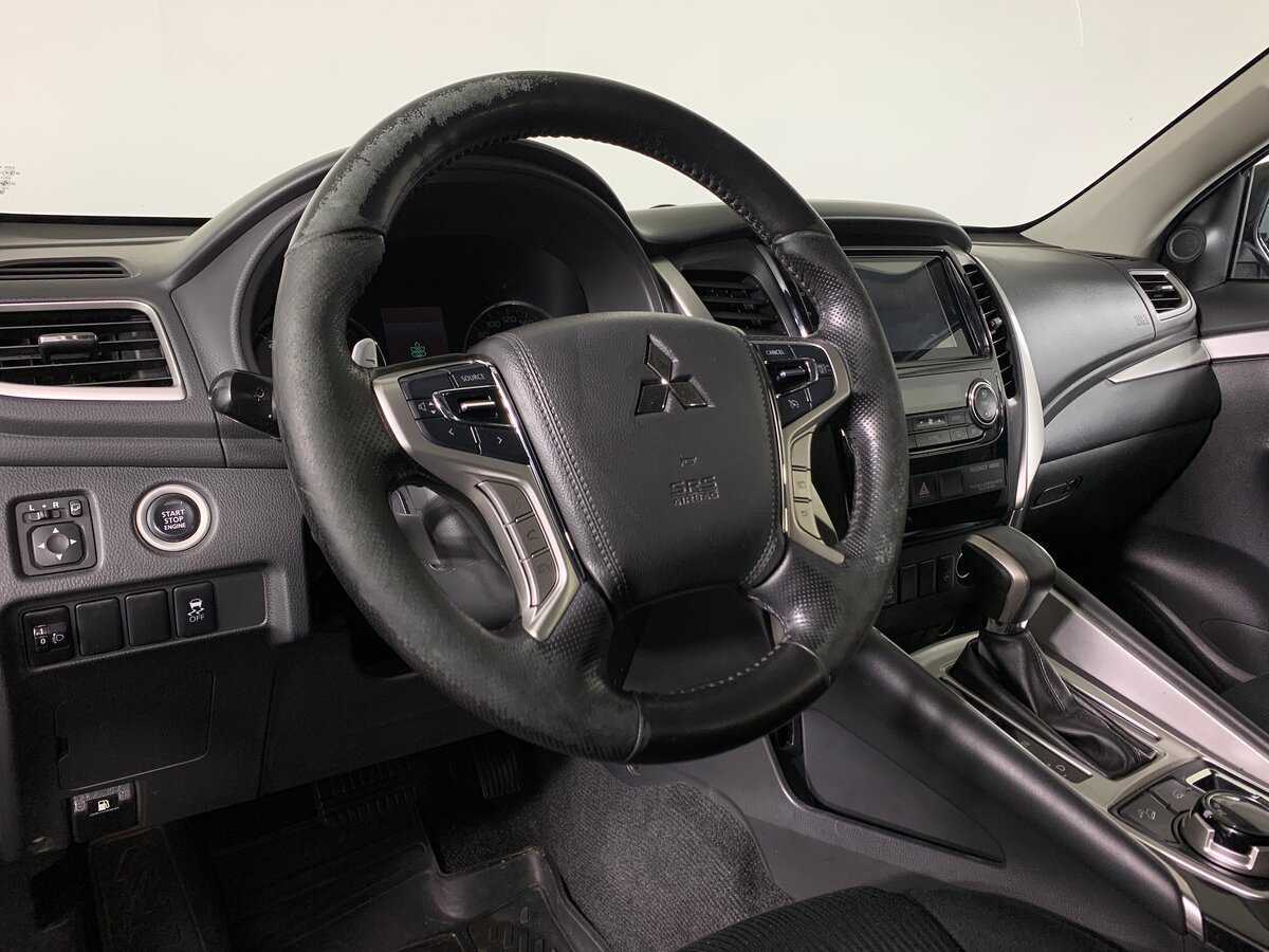 Mitsubishi Pajero Sport с пробегом — 2018 год. Фото: #11