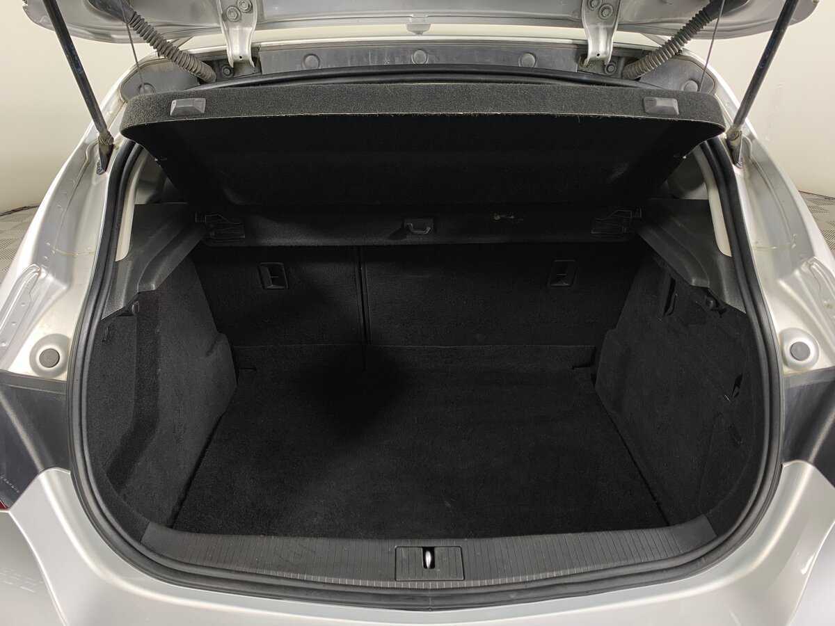 Opel Astra с пробегом — 2012 год. Фото: #19