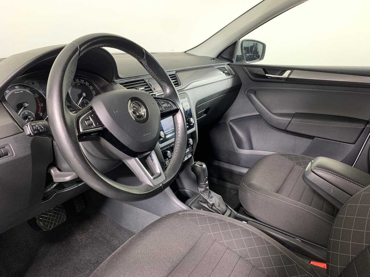 Skoda Rapid с пробегом — 2018 год. Фото: #11