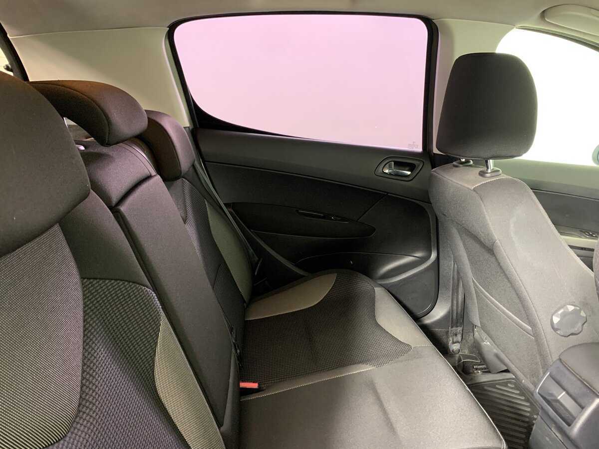 Peugeot 308 с пробегом — 2012 год. Фото: #17