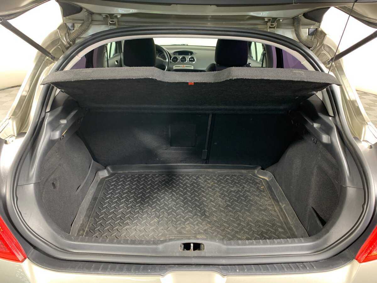 Peugeot 308 с пробегом — 2012 год. Фото: #19