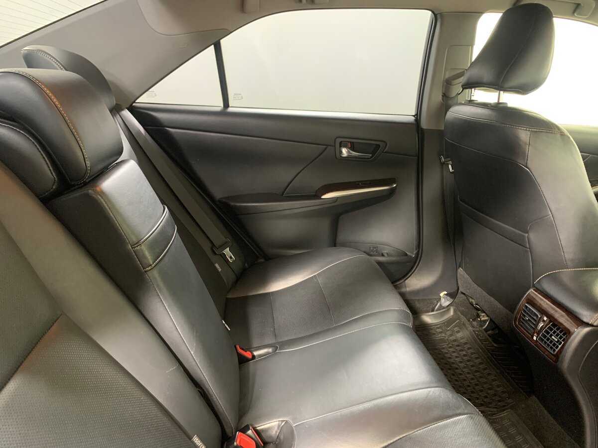Toyota Camry с пробегом — 2016 год. Фото: #15