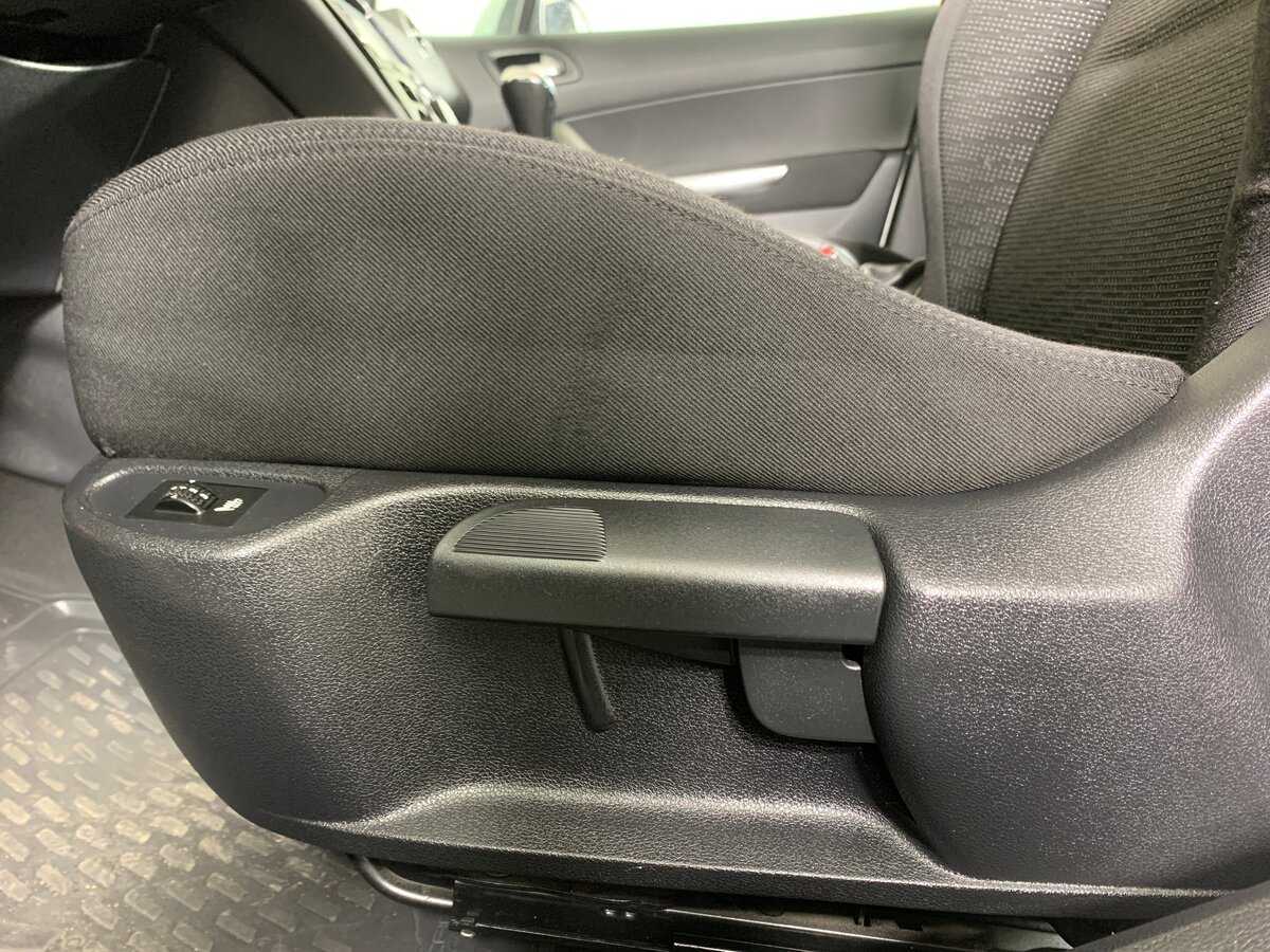 Peugeot 308 с пробегом — 2012 год. Фото: #16