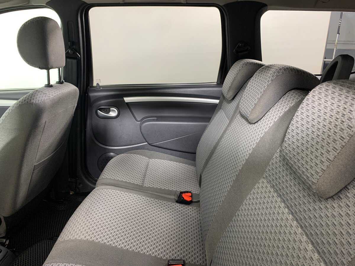 Lada (ВАЗ) Largus с пробегом — 2015 год. Фото: #18