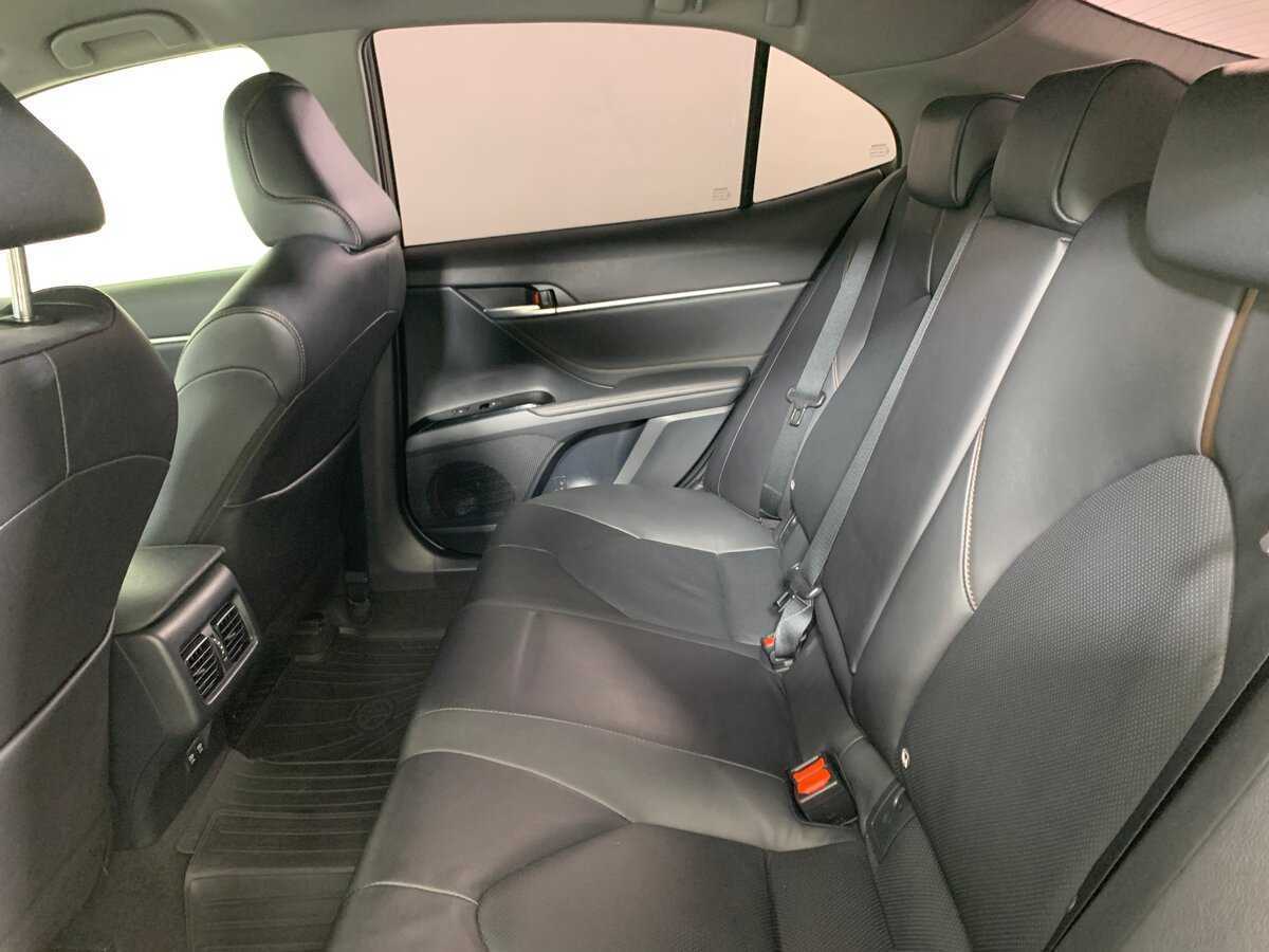 Toyota Camry с пробегом — 2020 год. Фото: #18