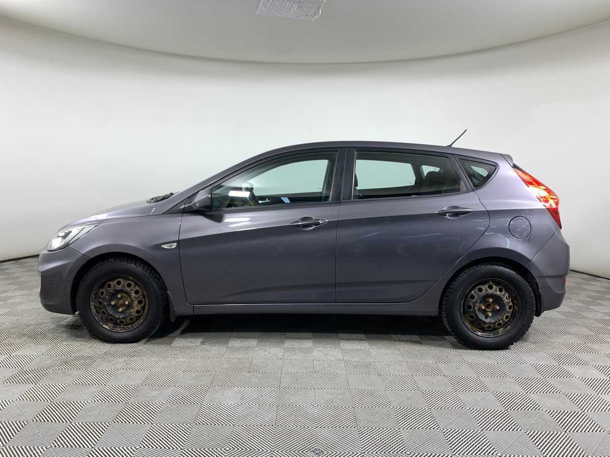 Hyundai Solaris с пробегом — 2012 год. Фото: #7