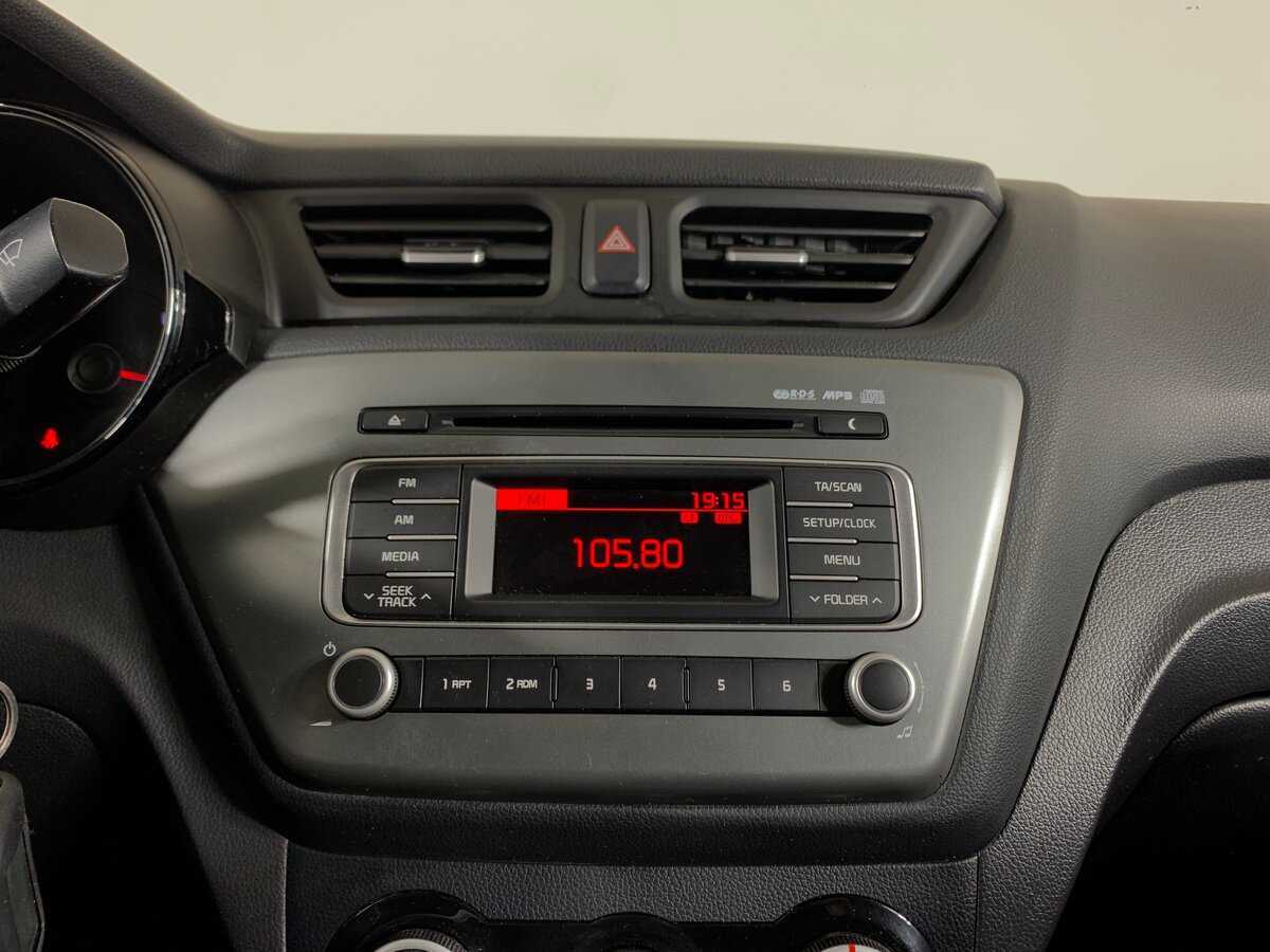 Kia Rio с пробегом — 2017 год. Фото: #13