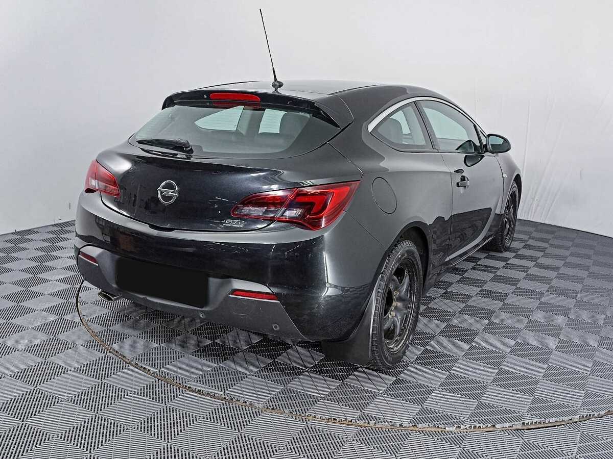 Opel Astra с пробегом — 2014 год. Фото: #4