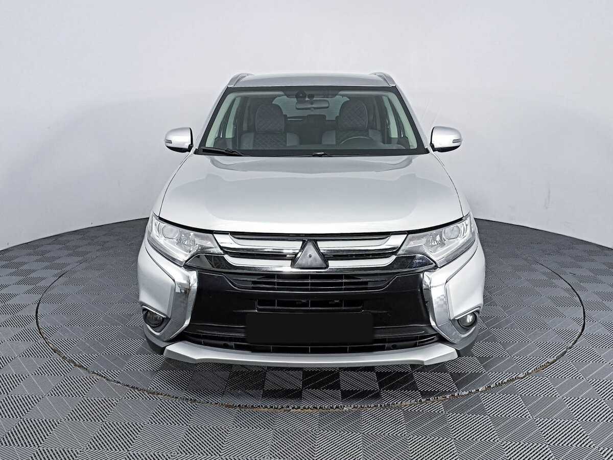 Mitsubishi Outlander с пробегом — 2018 год. Фото: #1