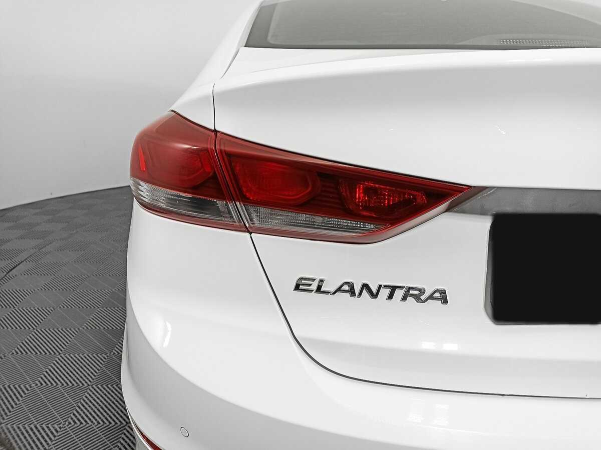 Hyundai Elantra с пробегом — 2017 год. Фото: #8