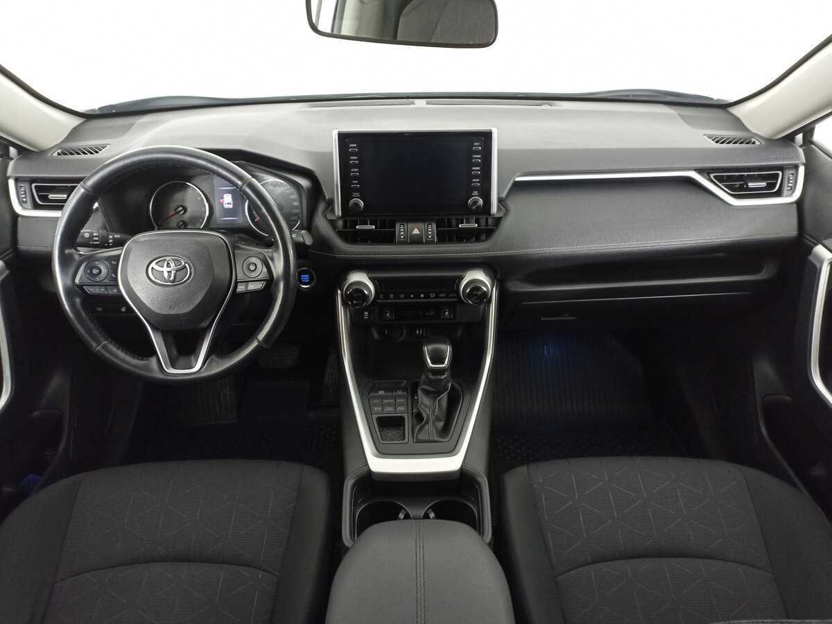 Toyota RAV4 с пробегом — 2019 год. Фото: #13