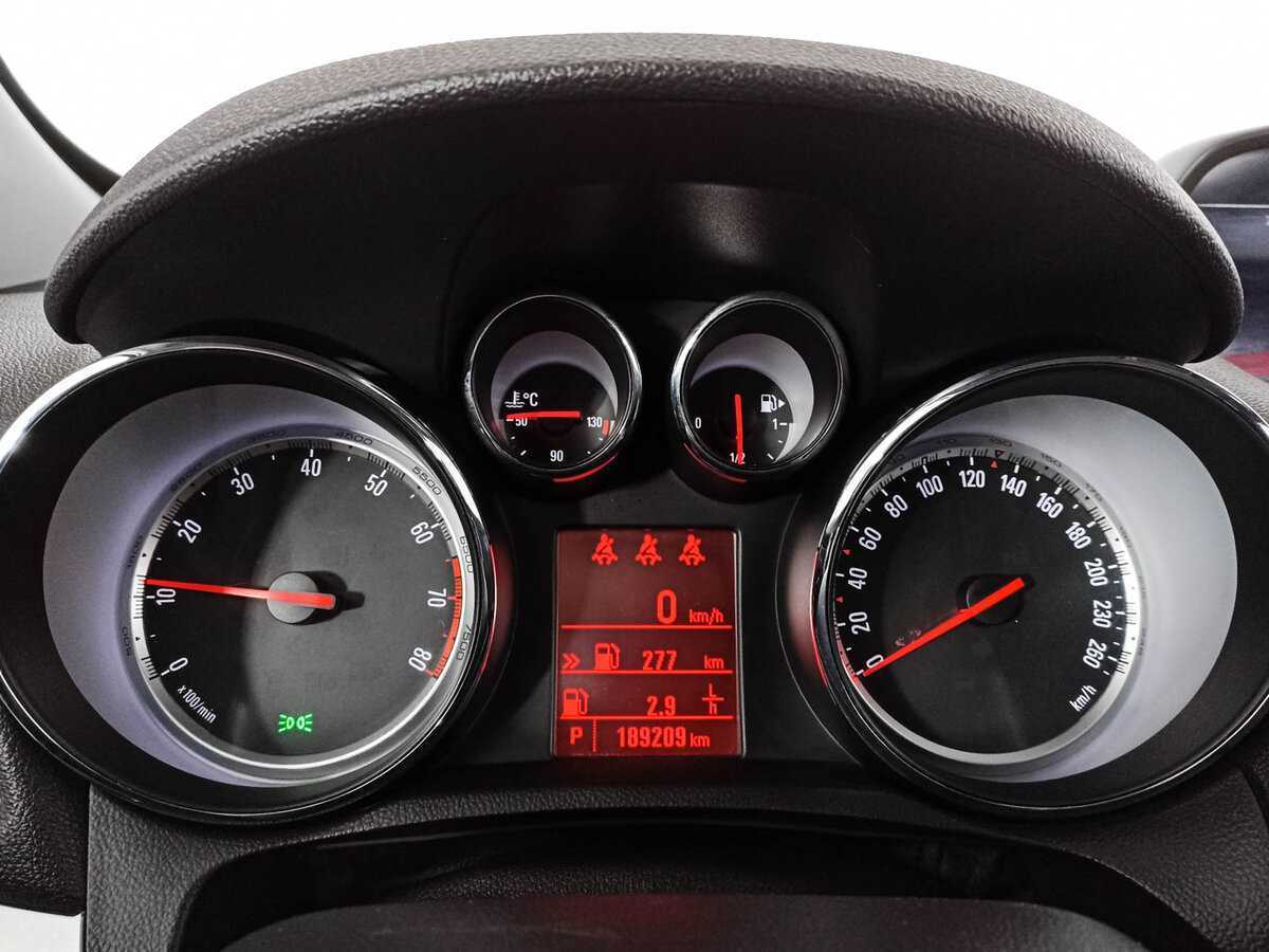 Opel Mokka с пробегом — 2014 год. Фото: #12