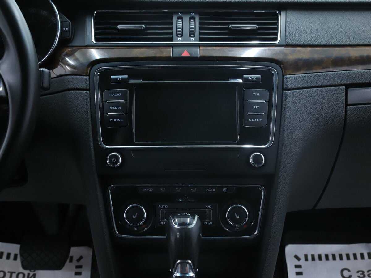 Skoda Superb с пробегом — 2013 год. Фото: #11