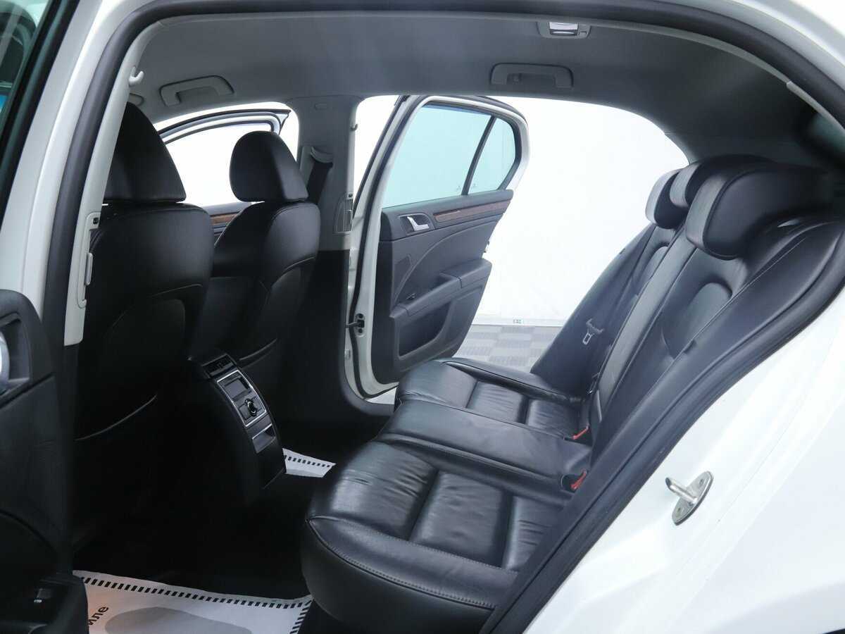 Skoda Superb с пробегом — 2013 год. Фото: #15