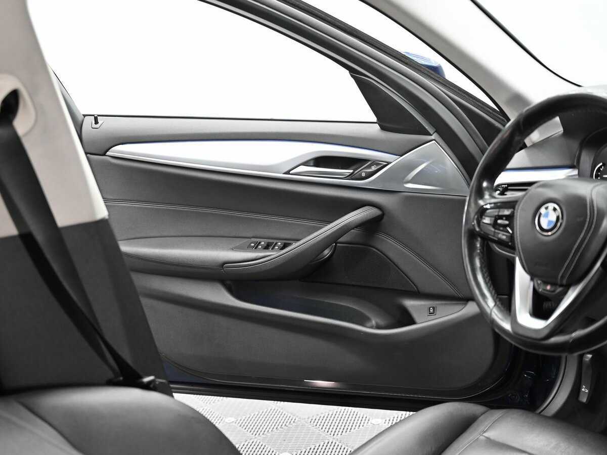 BMW 5 серии с пробегом — 2017 год. Фото: #6