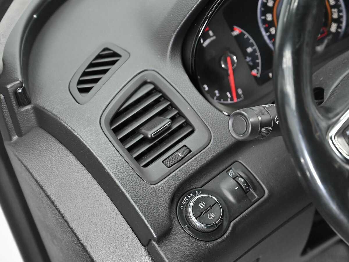 Opel Insignia с пробегом — 2014 год. Фото: #7