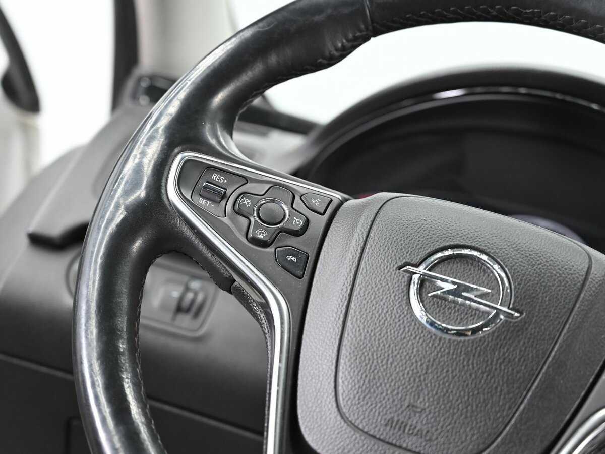 Opel Insignia с пробегом — 2014 год. Фото: #8