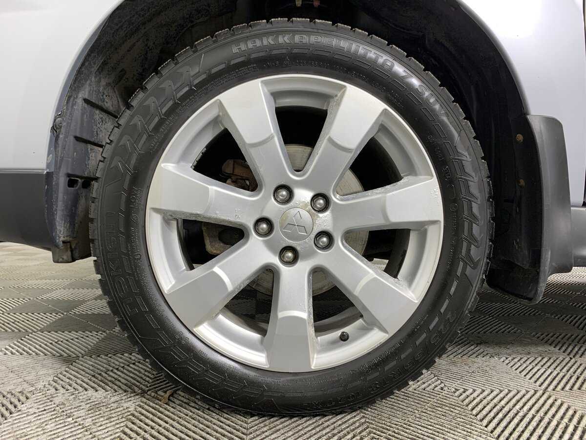 Mitsubishi Outlander с пробегом — 2012 год. Фото: #8