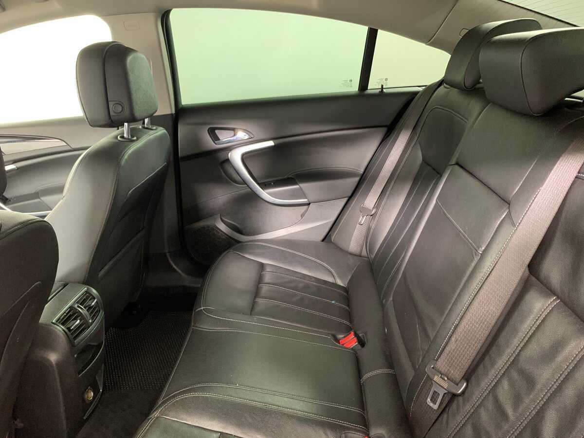 Opel Insignia с пробегом — 2014 год. Фото: #17