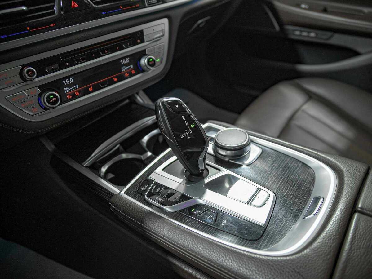 BMW 7 серии с пробегом — 2018 год. Фото: #10