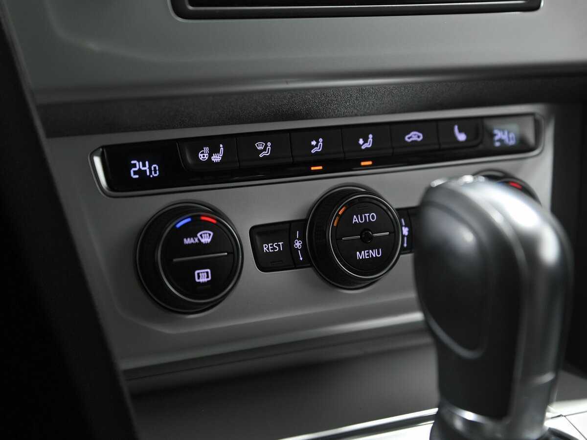 Volkswagen Passat с пробегом — 2015 год. Фото: #9