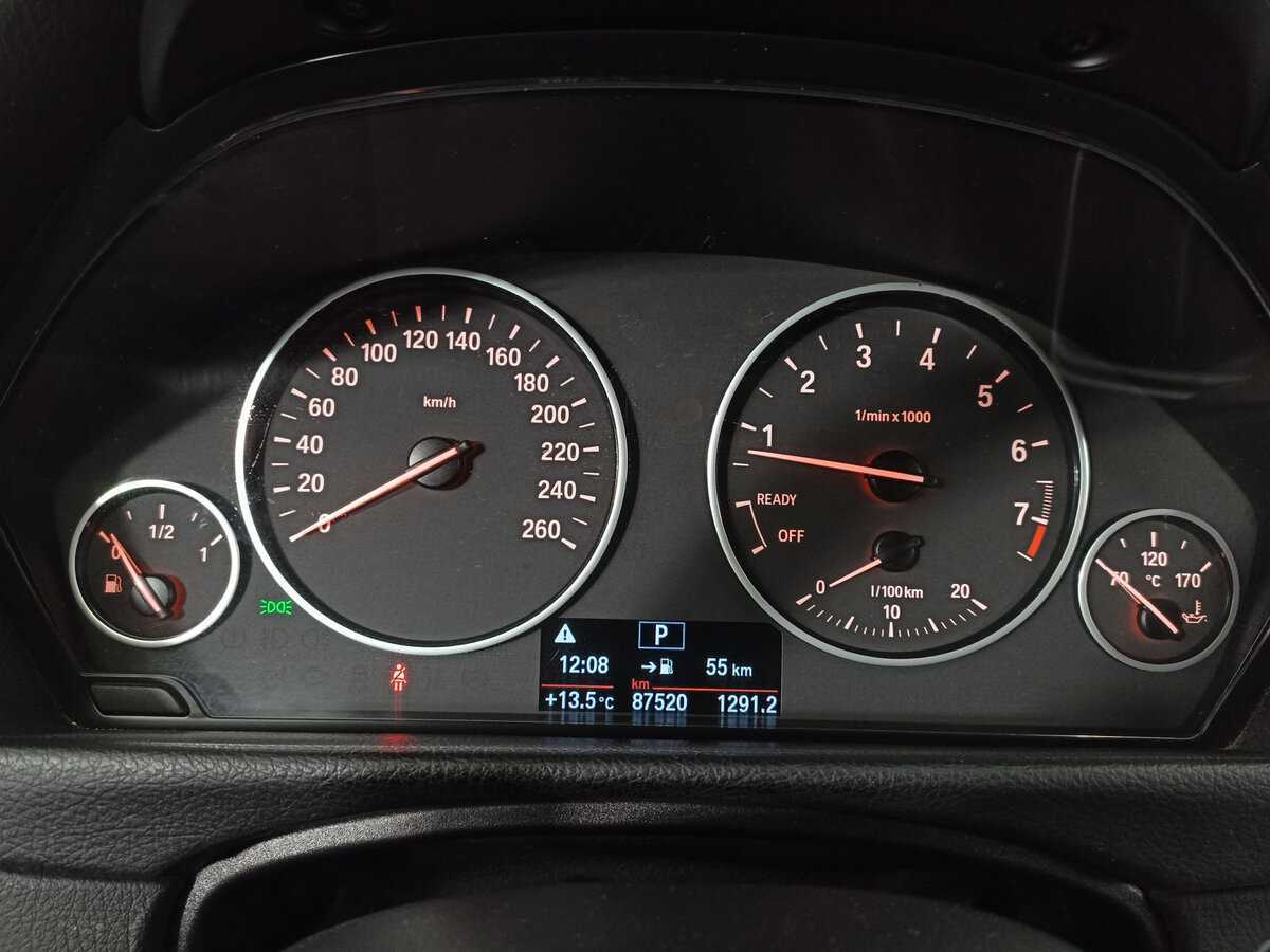 BMW 3 серии с пробегом — 2016 год. Фото: #10