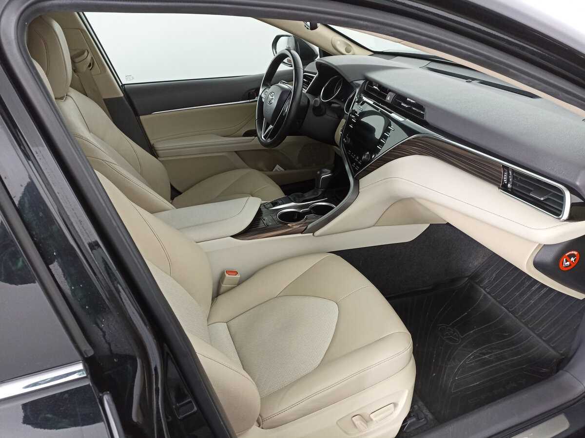 Toyota Camry с пробегом — 2020 год. Фото: #10