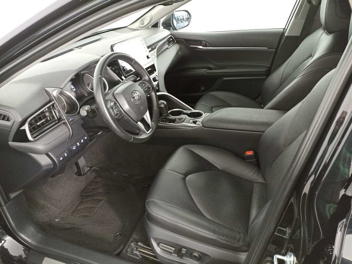 Toyota Camry с пробегом — 2021 год. Фото: #15