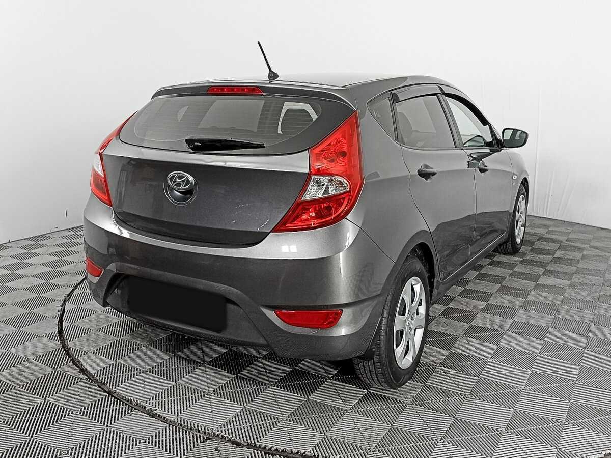 Hyundai Solaris с пробегом — 2014 год. Фото: #3