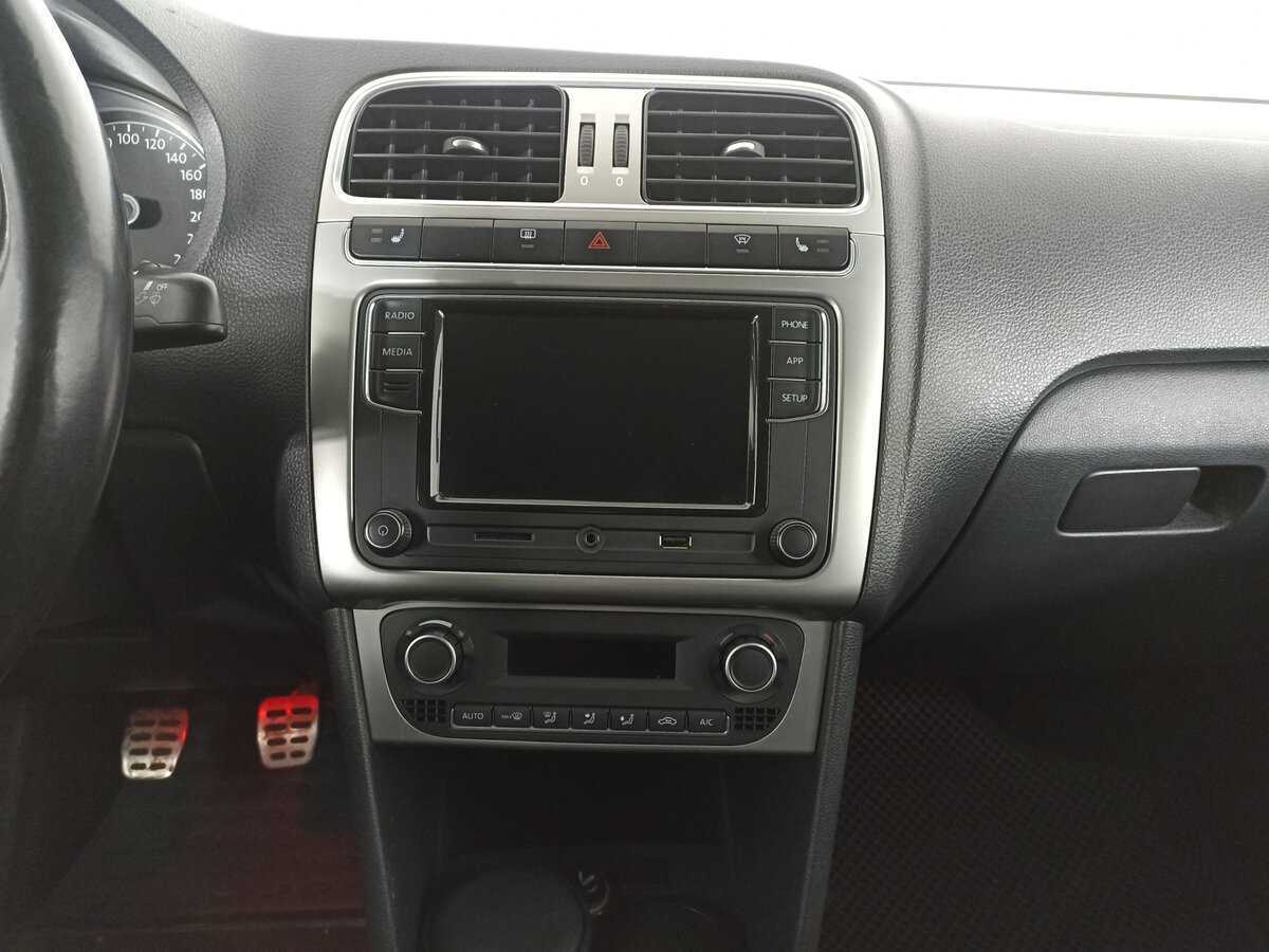 Volkswagen Polo с пробегом — 2017 год. Фото: #14