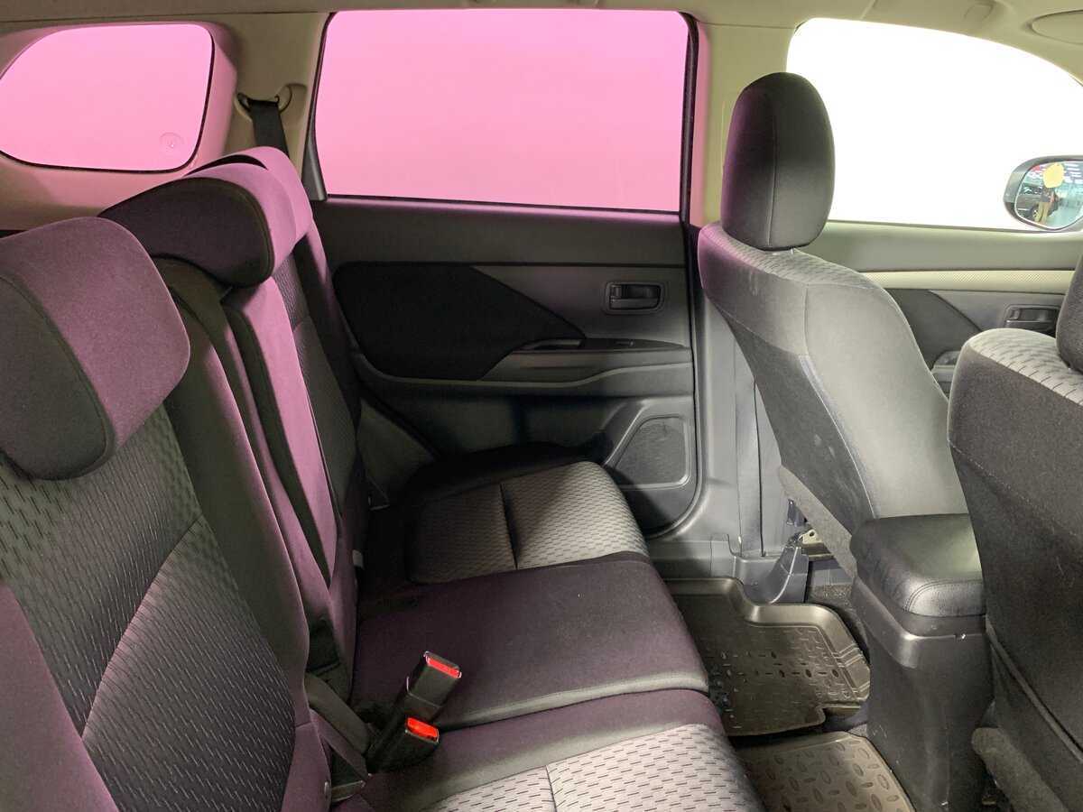 Mitsubishi Outlander с пробегом — 2013 год. Фото: #17