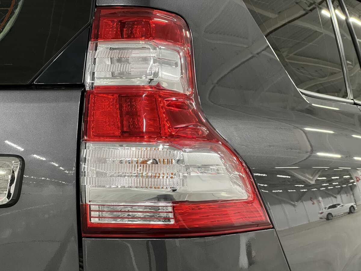 Toyota Land Cruiser Prado с пробегом — 2014 год. Фото: #8