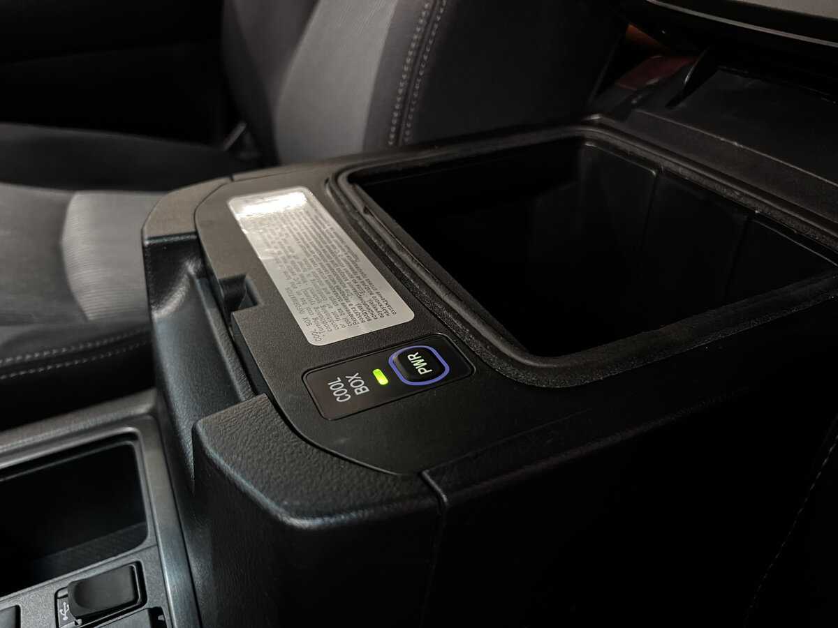 Toyota Land Cruiser Prado с пробегом — 2014 год. Фото: #18