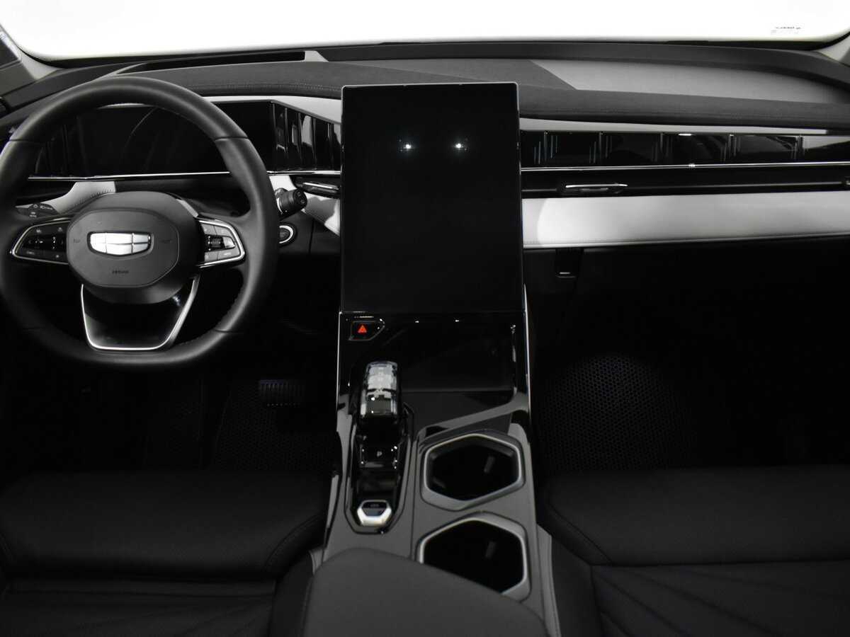 Geely Atlas с пробегом — 2024 год. Фото: #10