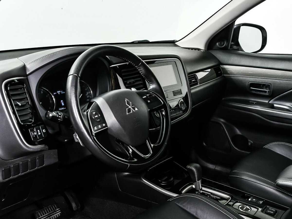 Mitsubishi Outlander с пробегом — 2019 год. Фото: #9