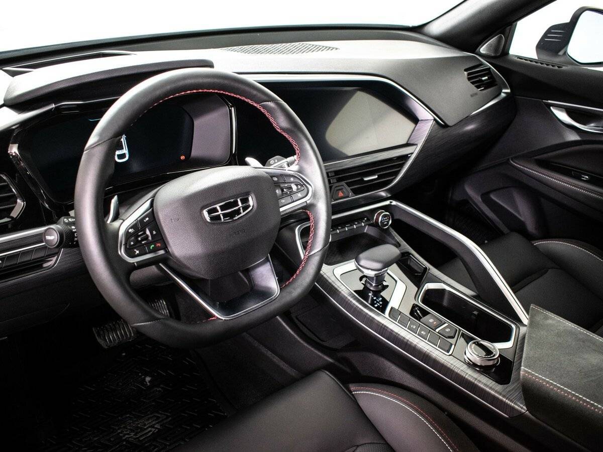 Geely Tugella с пробегом — 2023 год. Фото: #12