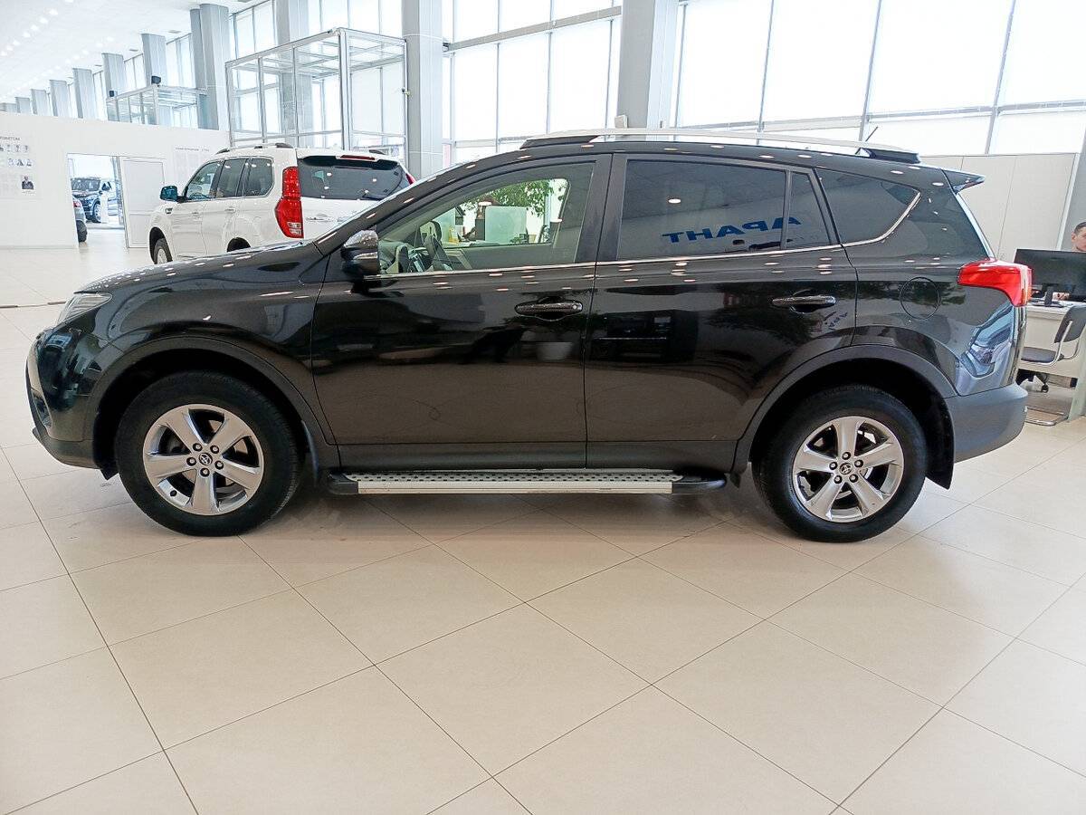 Toyota RAV4 с пробегом — 2015 год. Фото: #7