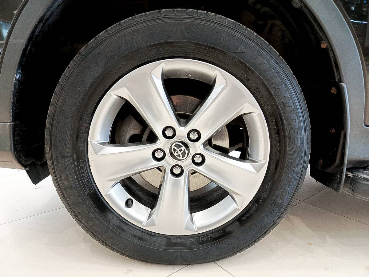 Toyota RAV4 с пробегом — 2015 год. Фото: #17