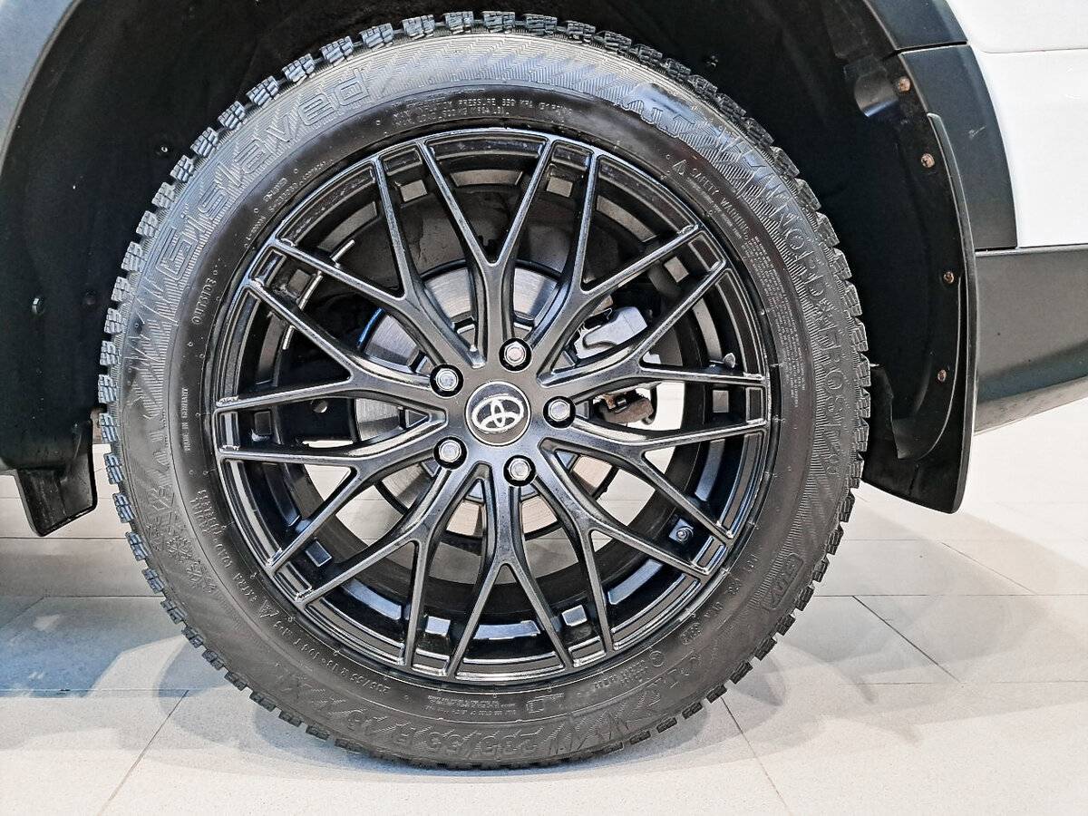 Toyota RAV4 с пробегом — 2016 год. Фото: #17